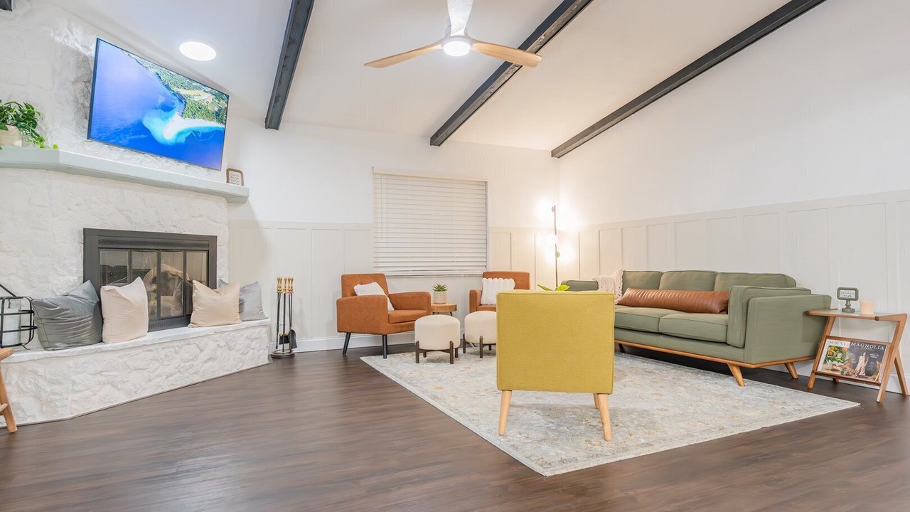 Photo of Livingroom in Wilbur-By-The-Sea