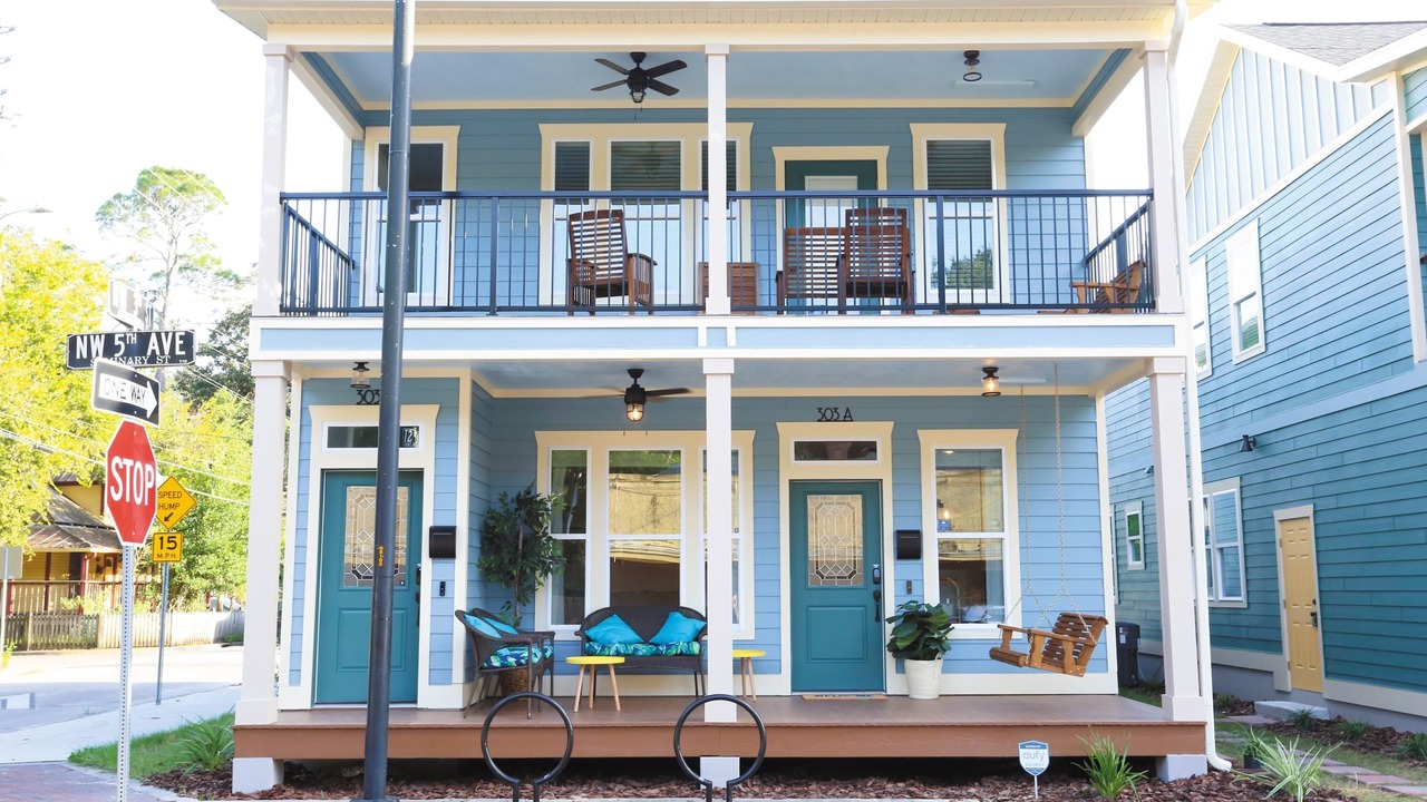Photo of Patio Balcony in Pleasant Street