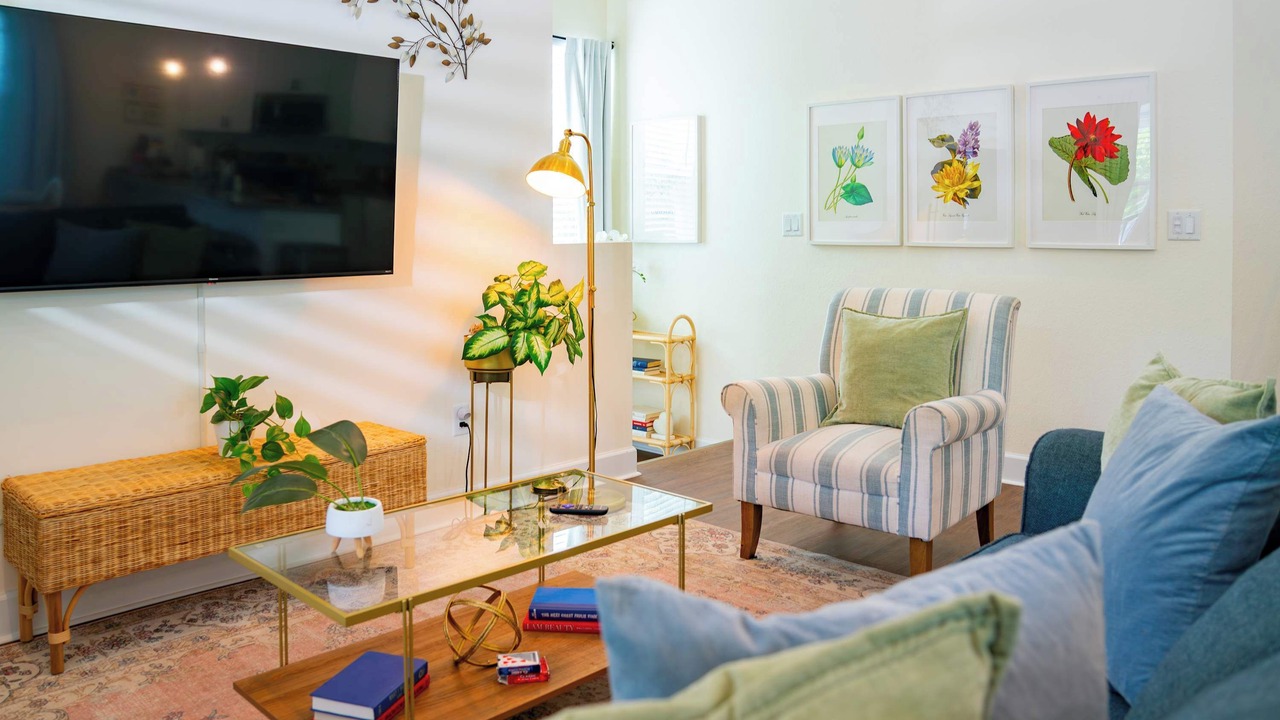 Photo of Livingroom in Pleasant Street