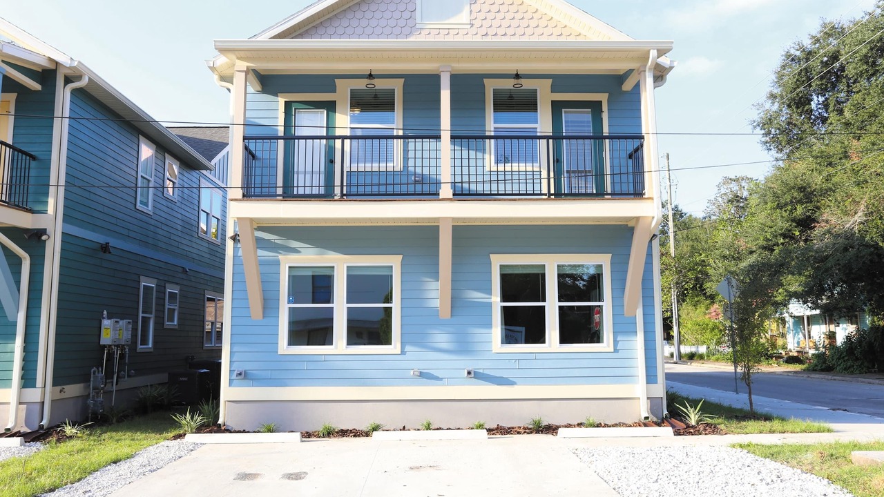 Photo of Outdoor in Pleasant Street