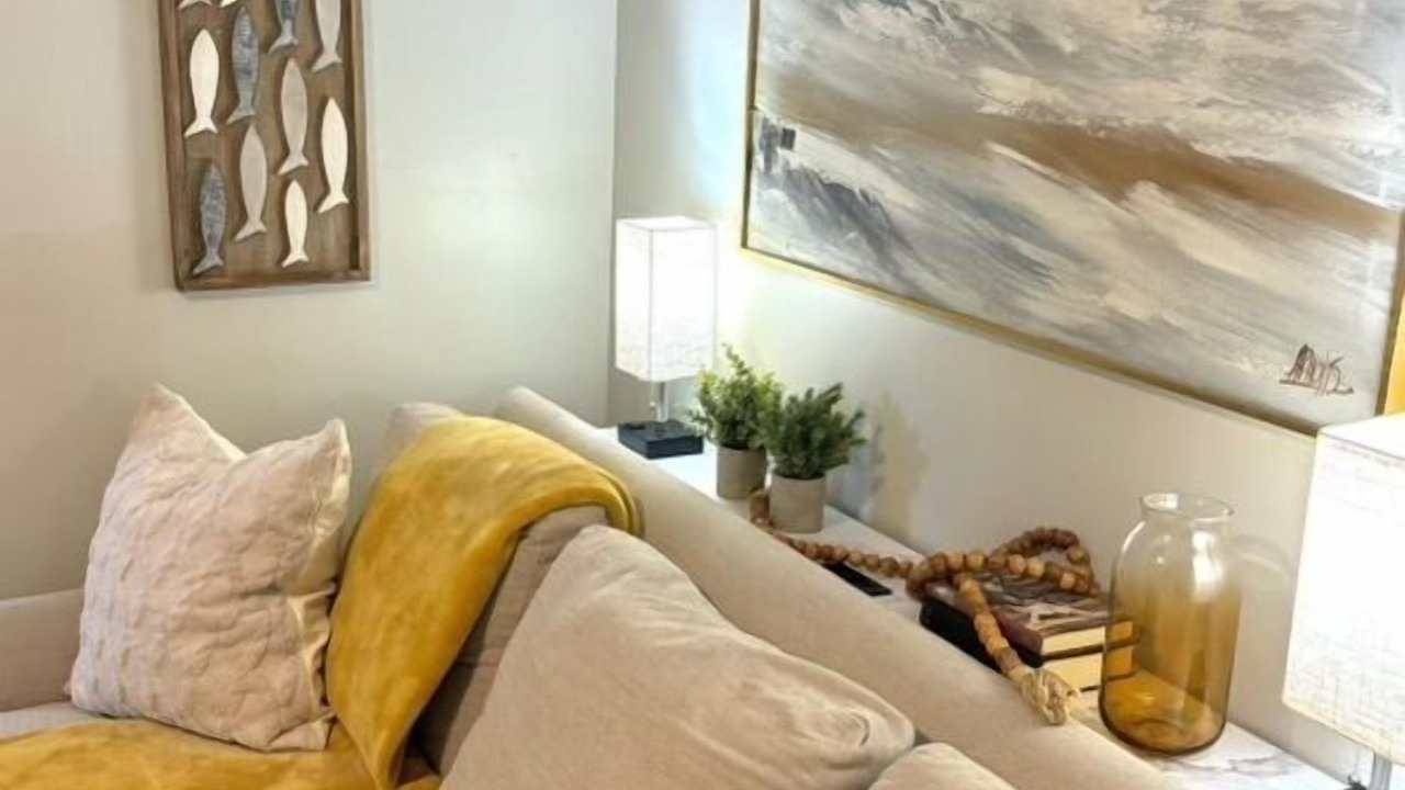 Photo of Livingroom in Historic Uptown