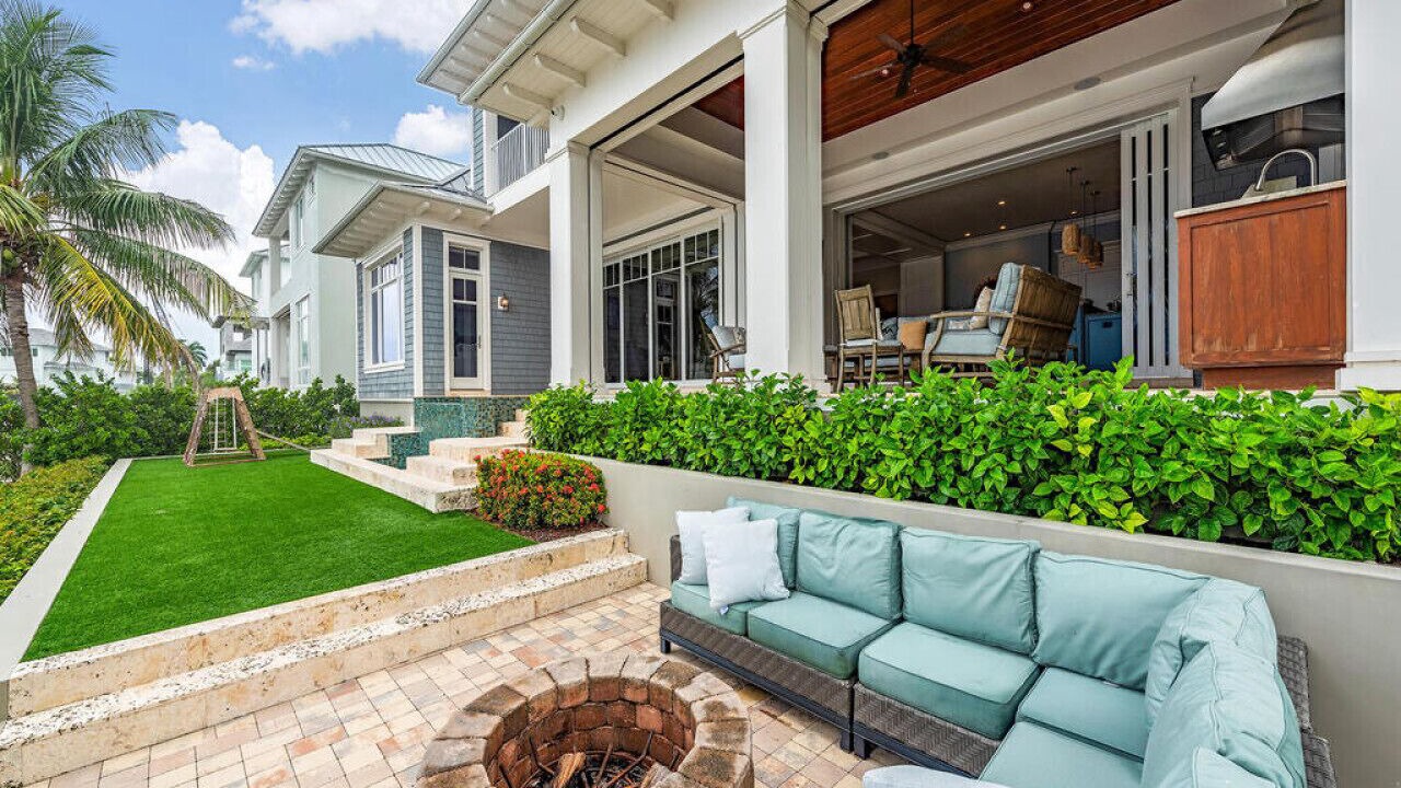Photo of Patio Balcony in Vanderbilt Beach