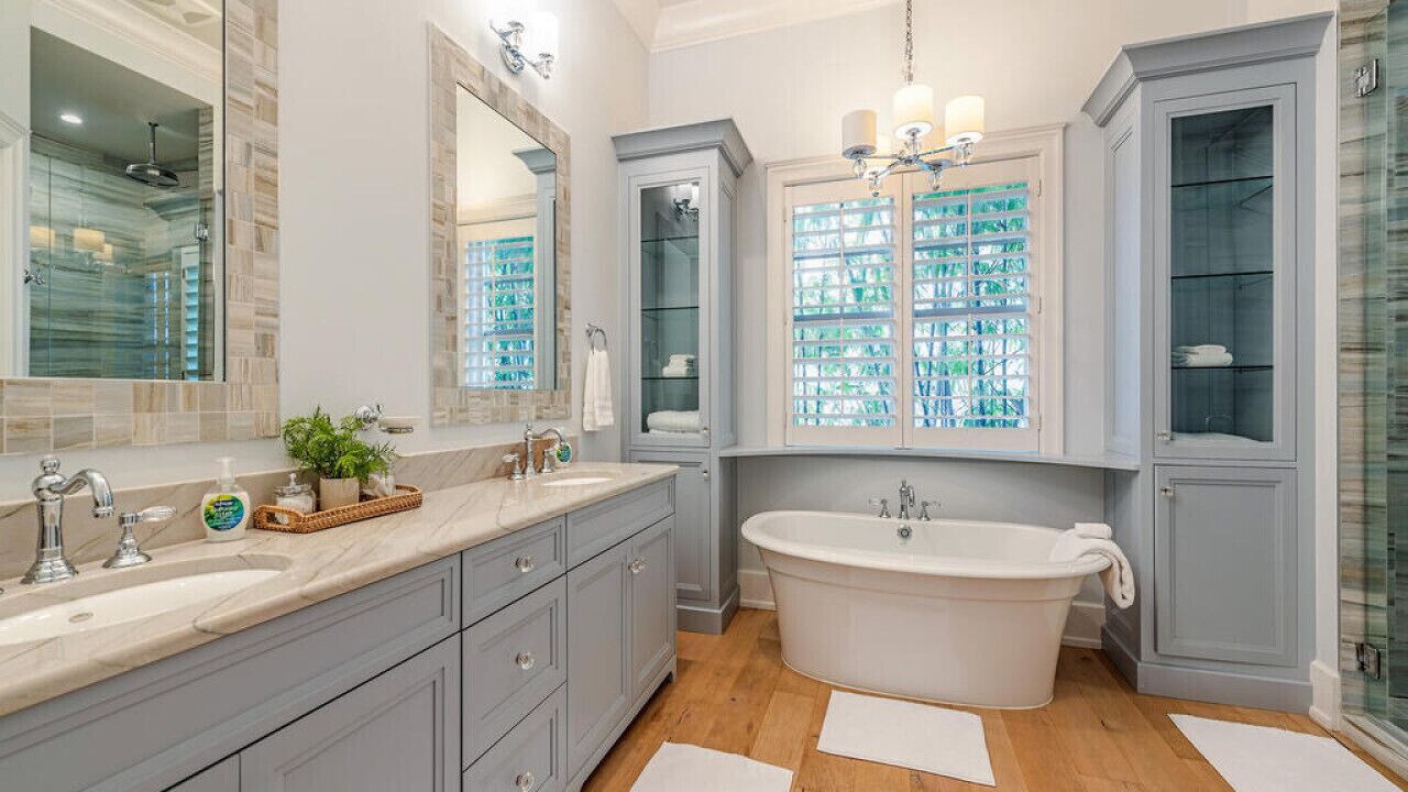 Photo of Bathroom in Vanderbilt Beach