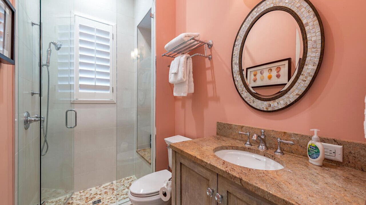 Photo of Bathroom in Vanderbilt Beach