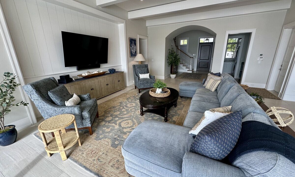 Photo of Livingroom in Vanderbilt Beach