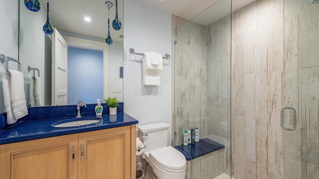 Photo of Bathroom in Vanderbilt Beach