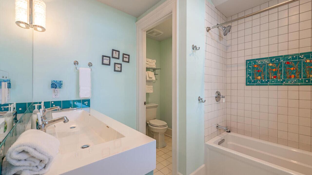Photo of Bathroom in Vanderbilt Beach