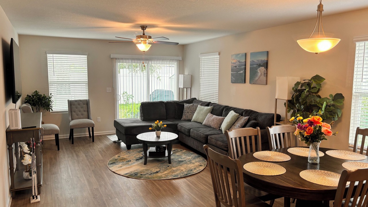 Photo of Livingroom in Northside