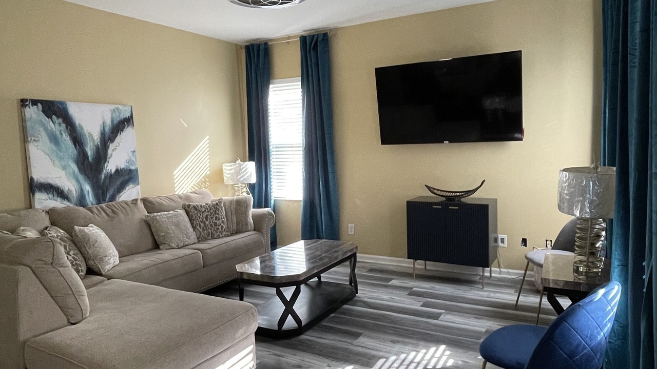 Photo of Livingroom in Urban Core