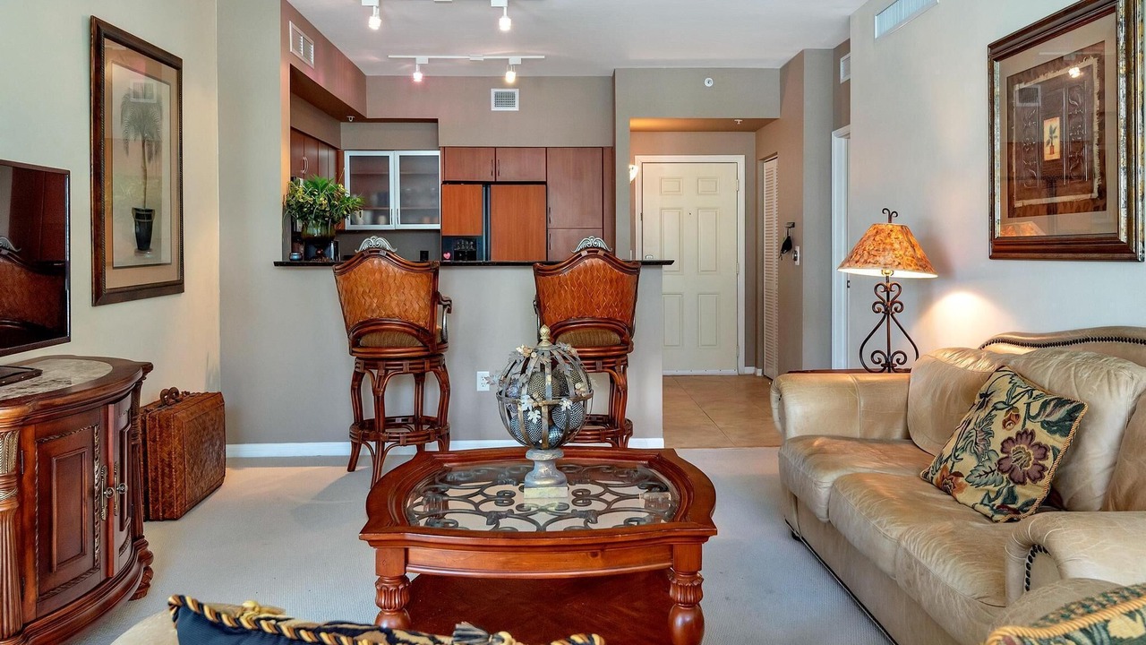 Photo of Livingroom in East Ocean Ave
