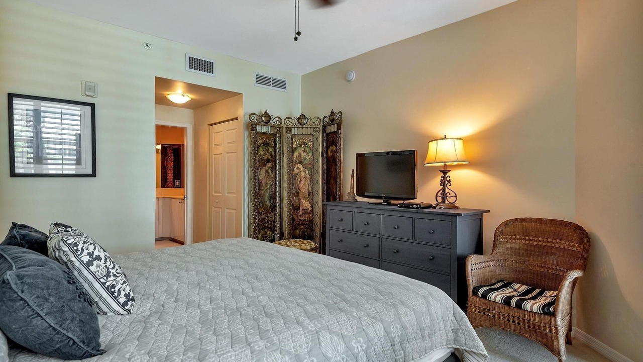 Photo of Bedroom in East Ocean Ave