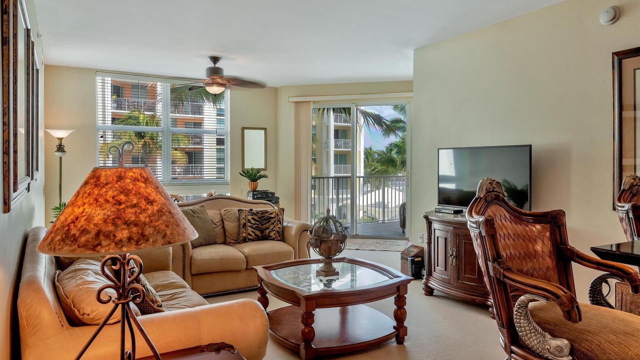 Photo of Livingroom in East Ocean Ave