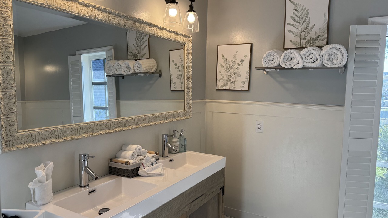 Photo of Bathroom in San Carlos Park