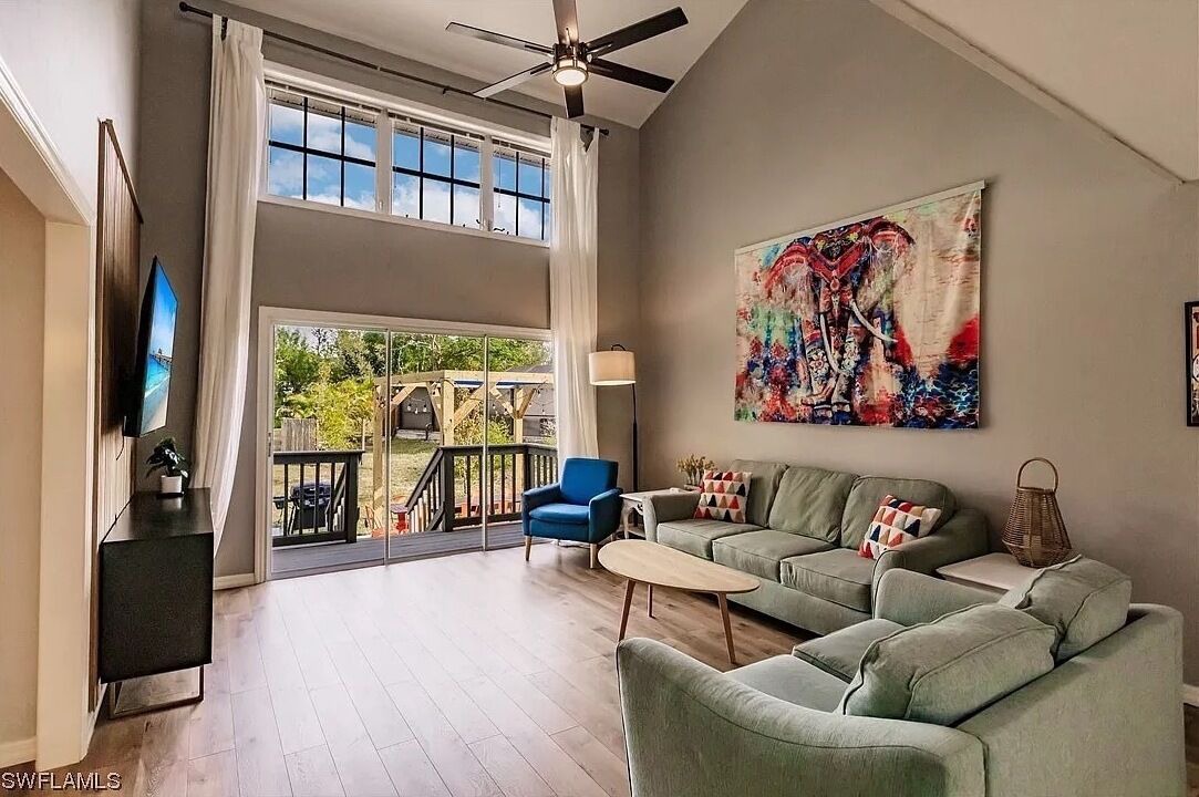 Photo of Livingroom in San Carlos Park