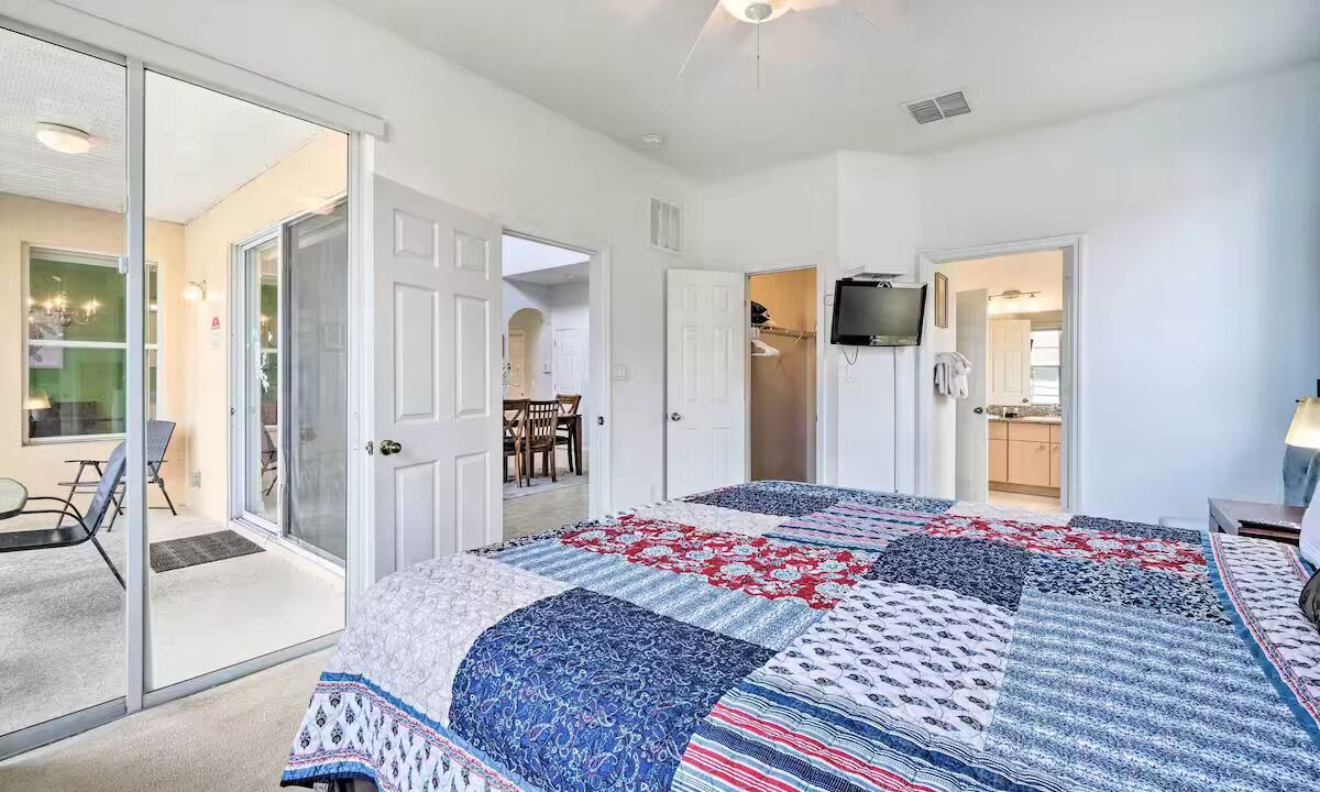 Photo of Bedroom in Crystal Cove