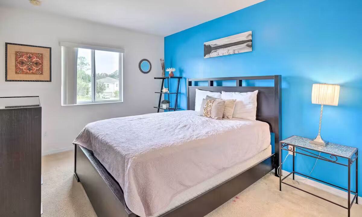 Photo of Bedroom in Crystal Cove