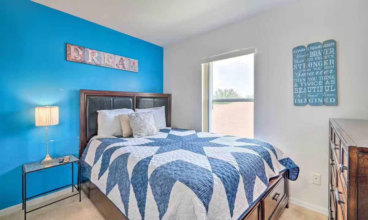 Photo of Bedroom in Crystal Cove
