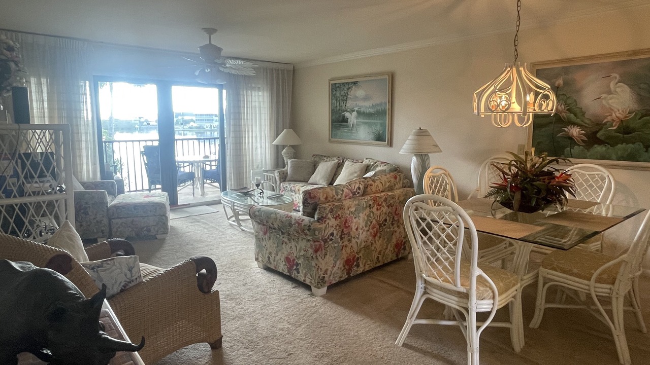 Photo of Livingroom in Bokeelia