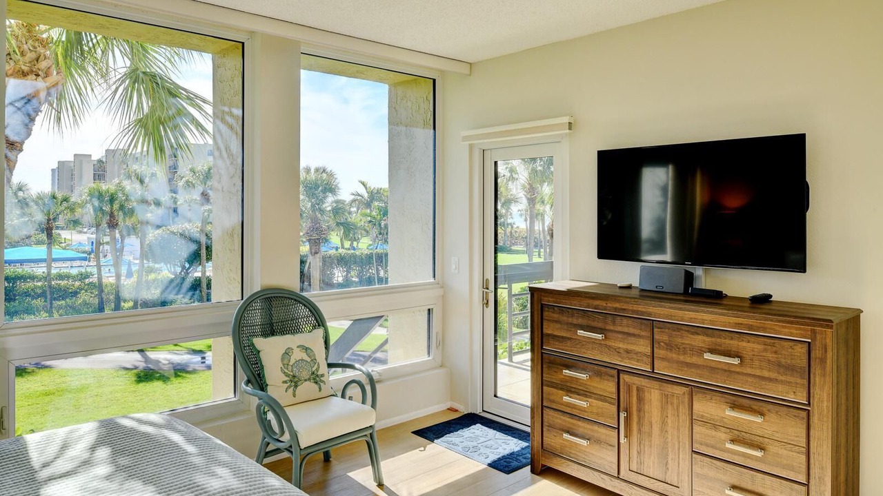 Photo of Bedroom in Longboat Key