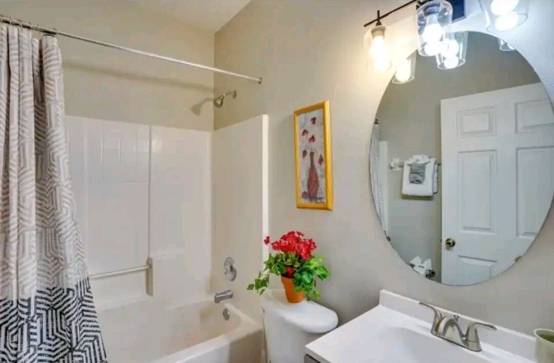 Photo of Bathroom in Sunset Ridge