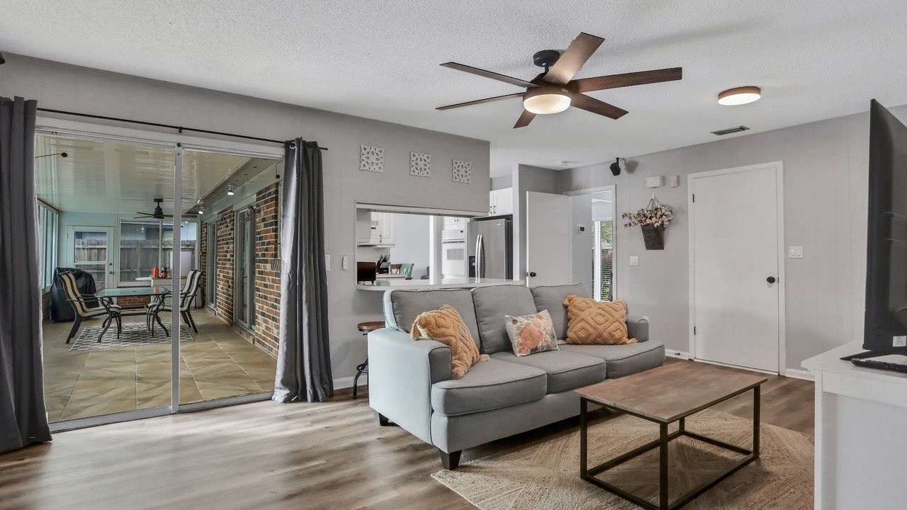 Photo of Livingroom in Orange Park