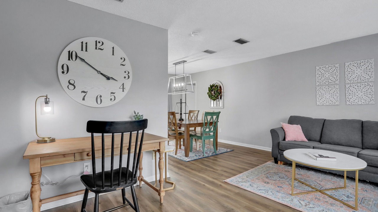 Photo of Livingroom in Orange Park