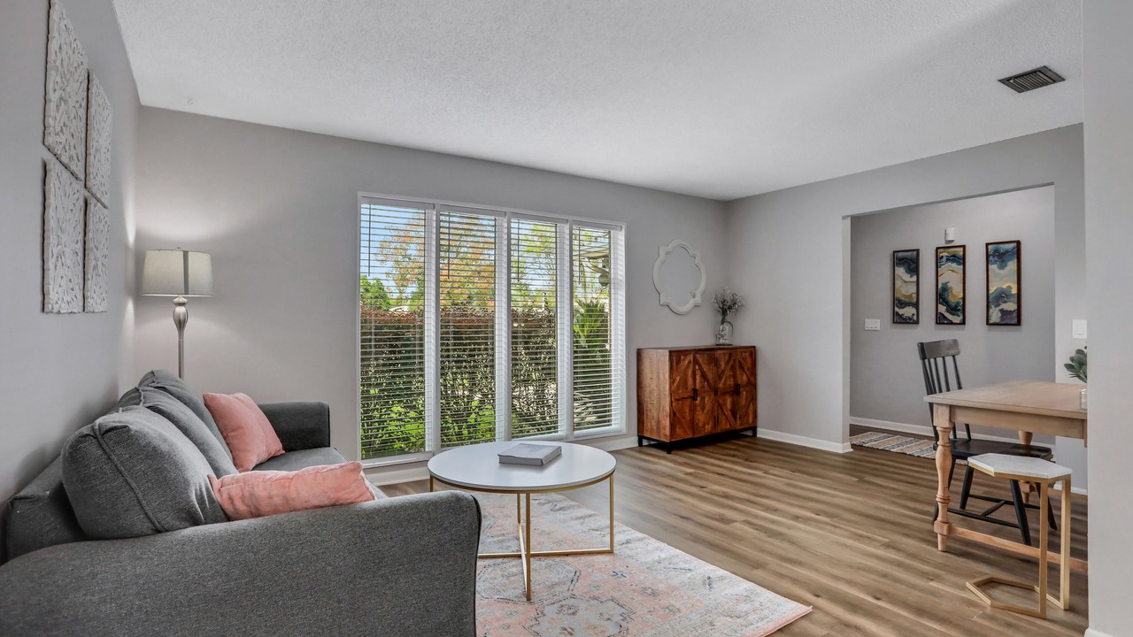 Photo of Livingroom in Orange Park