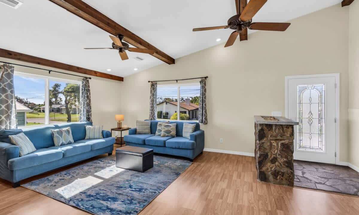 Photo of Livingroom in Laurel