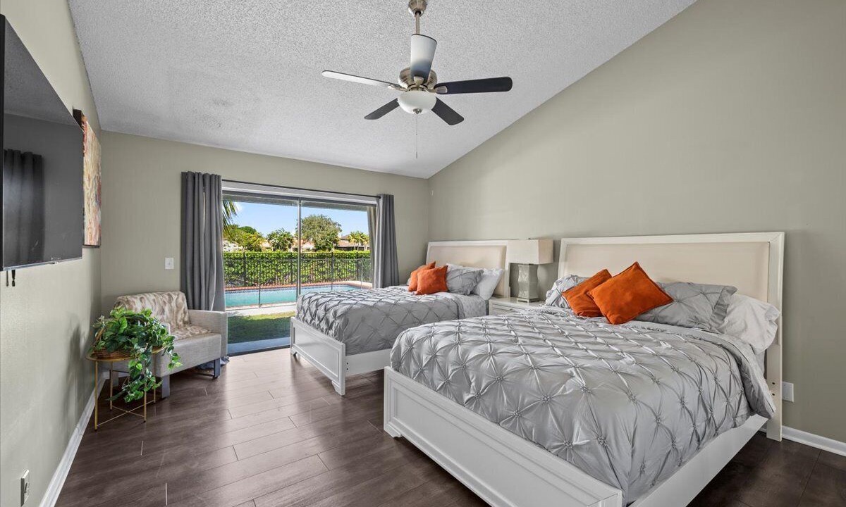 Photo of Bedroom in Greenview Shores