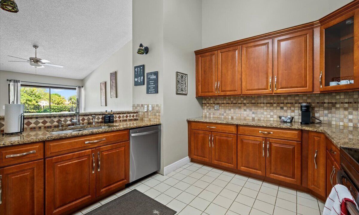 Photo of Kitchen in Greenview Shores
