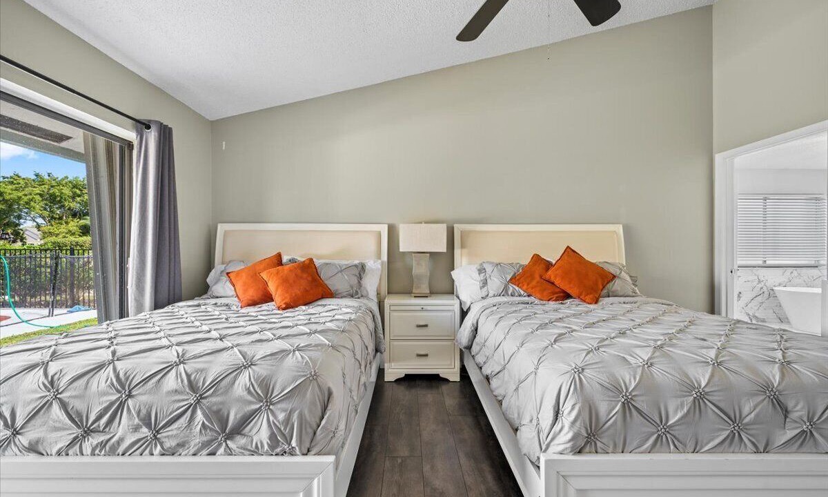 Photo of Bedroom in Greenview Shores