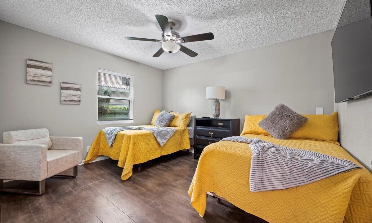 Photo of Bedroom in Greenview Shores