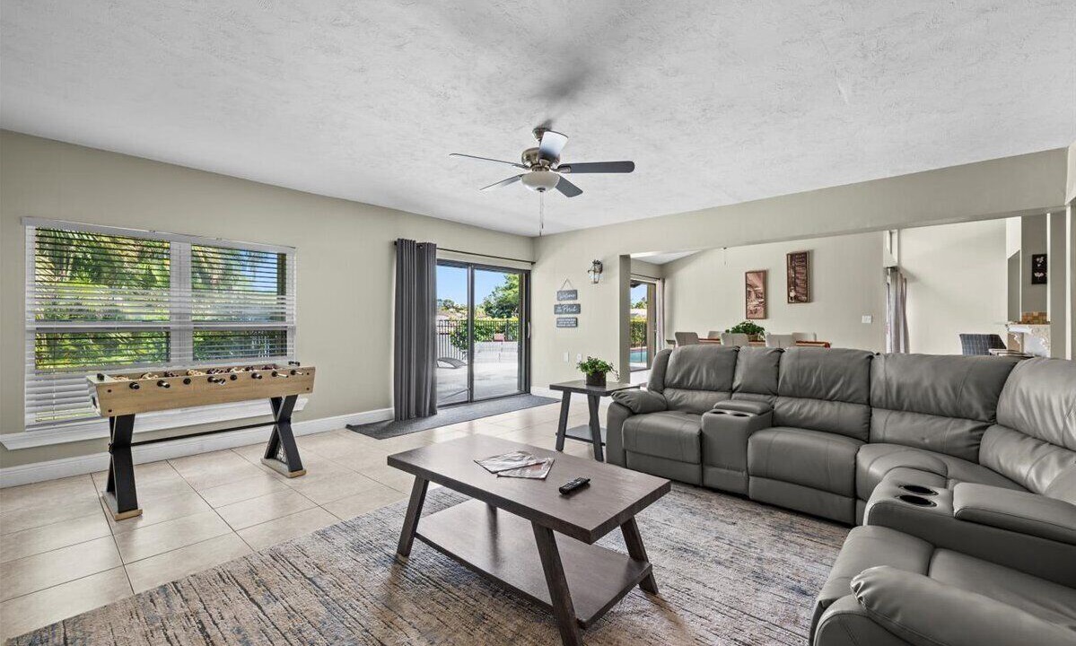 Photo of Livingroom in Greenview Shores