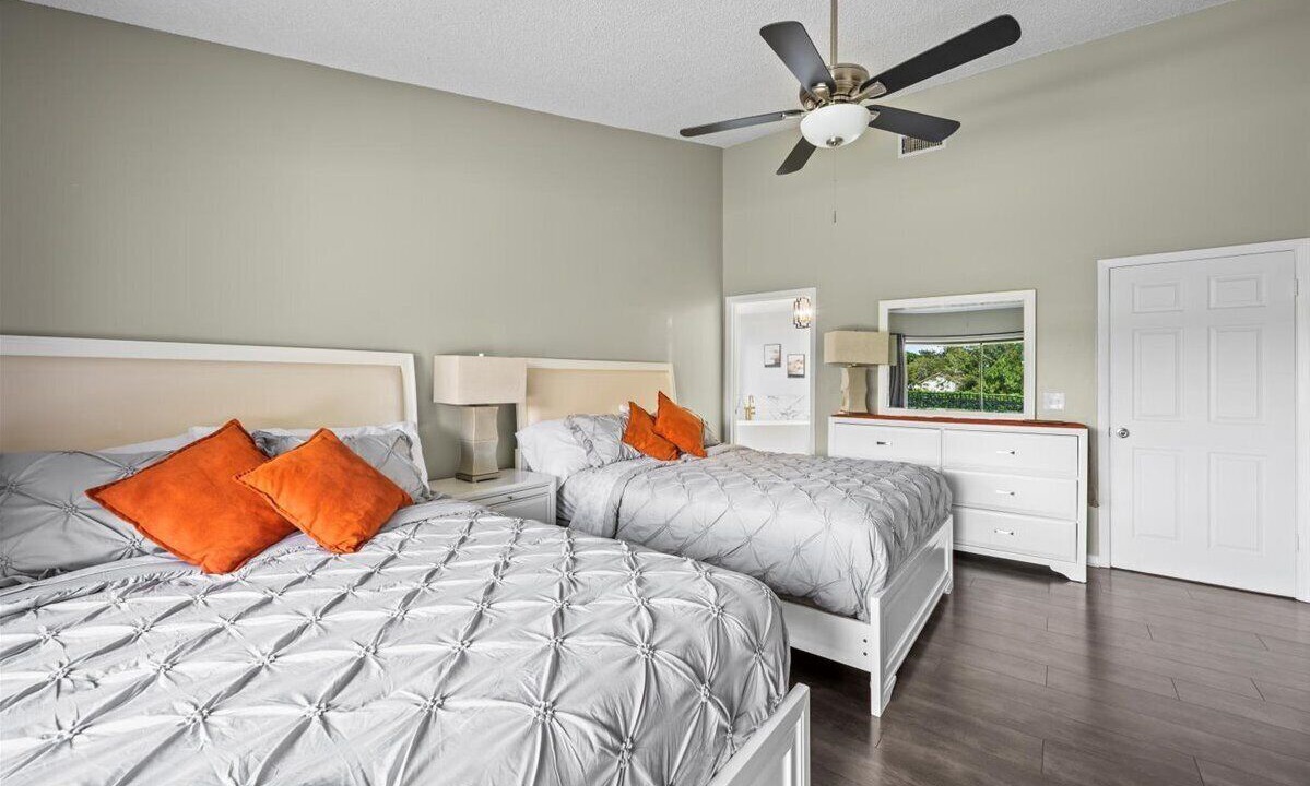 Photo of Bedroom in Greenview Shores
