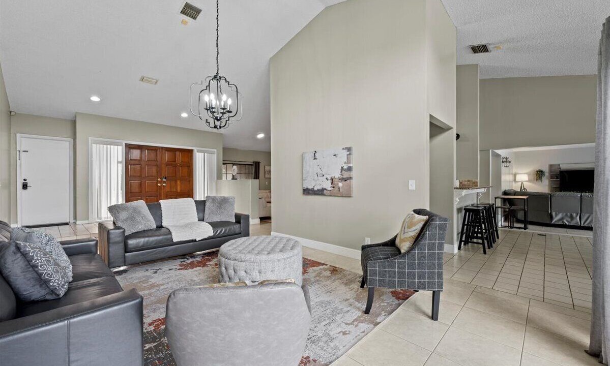 Photo of Livingroom in Greenview Shores