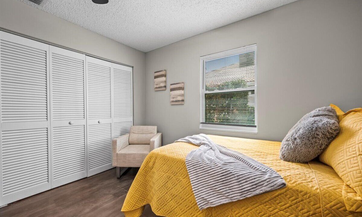 Photo of Bedroom in Greenview Shores