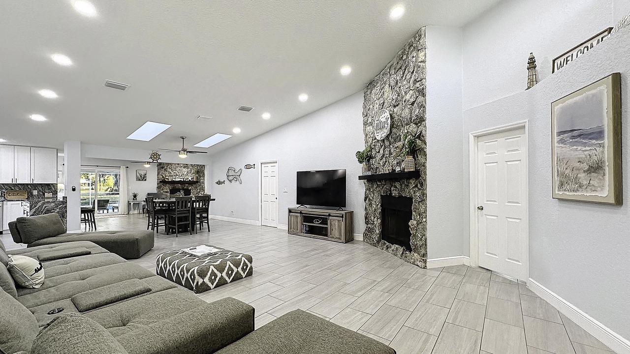 Photo of Livingroom in Spring Hill