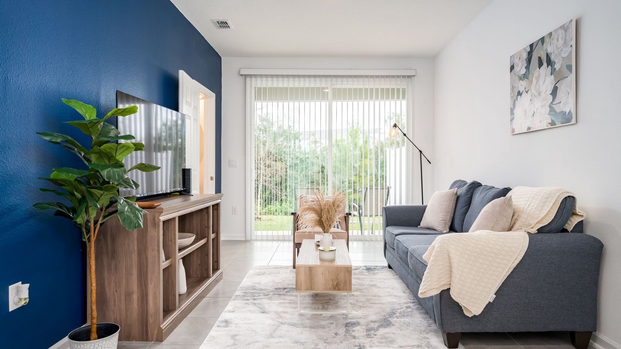 Photo of Livingroom in Baymeadows