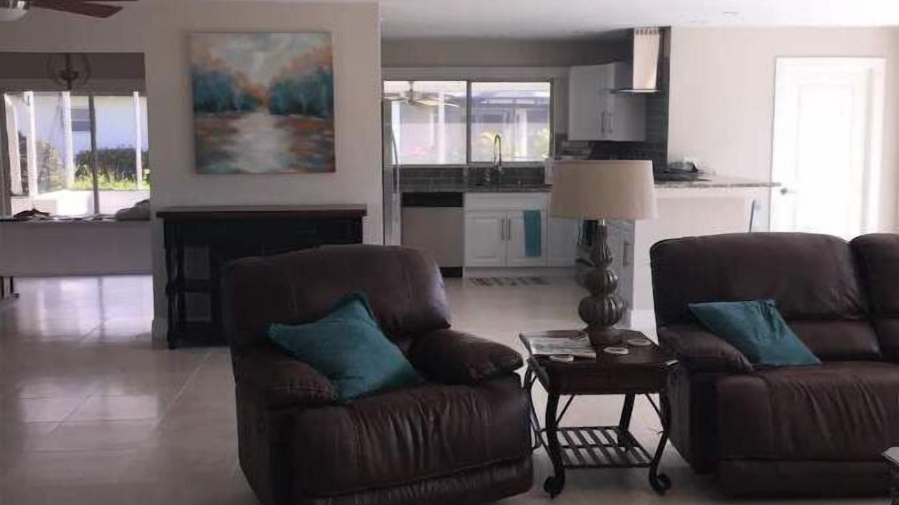 Photo of Livingroom in Edgewater