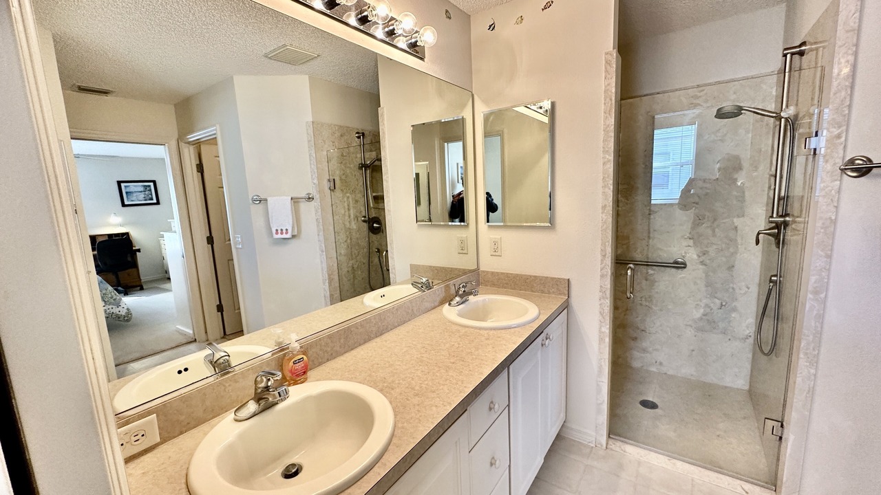 Photo of Bathroom in Lynnhaven