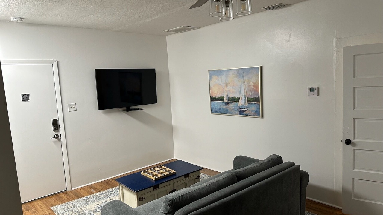 Photo of Livingroom in Historic District
