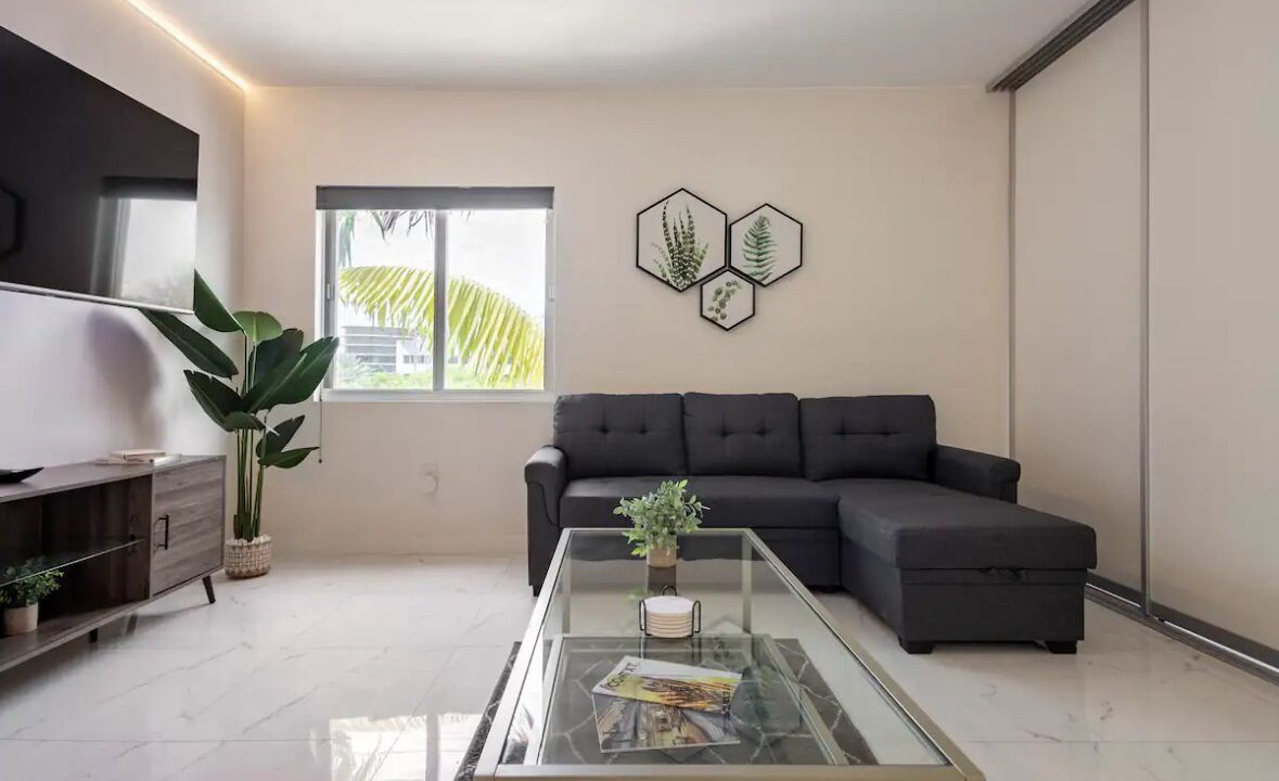 Photo of Livingroom in South Pointe