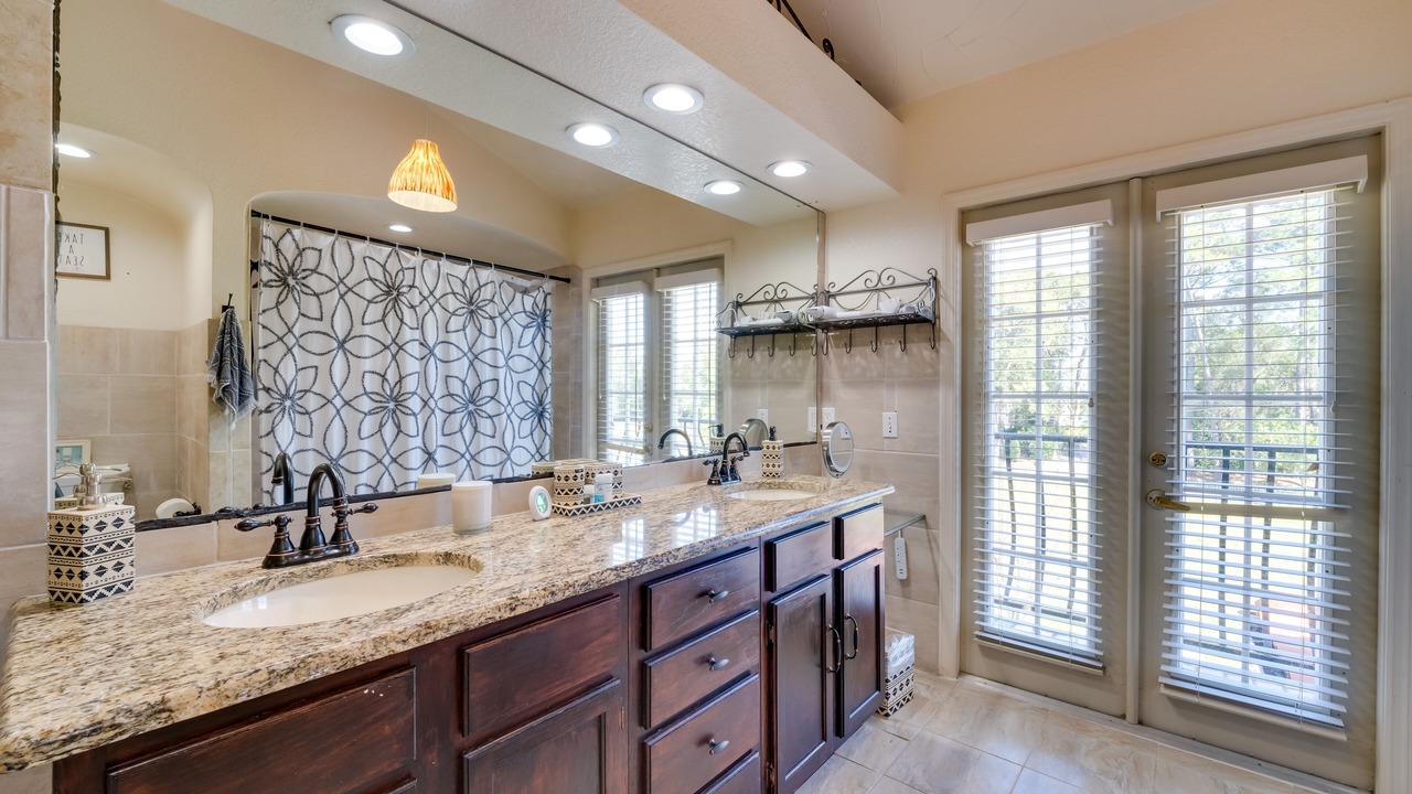 Photo of Bathroom in Forest City