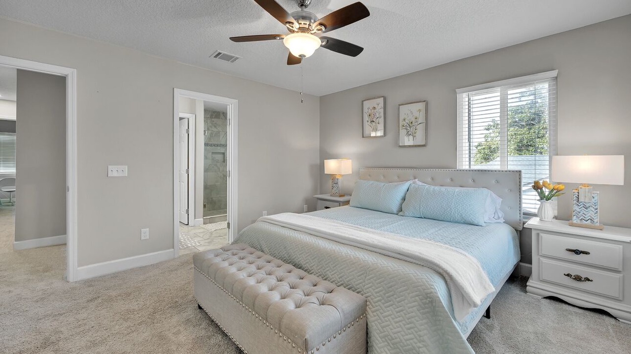 Photo of Bedroom in Golden Glades - The Woods
