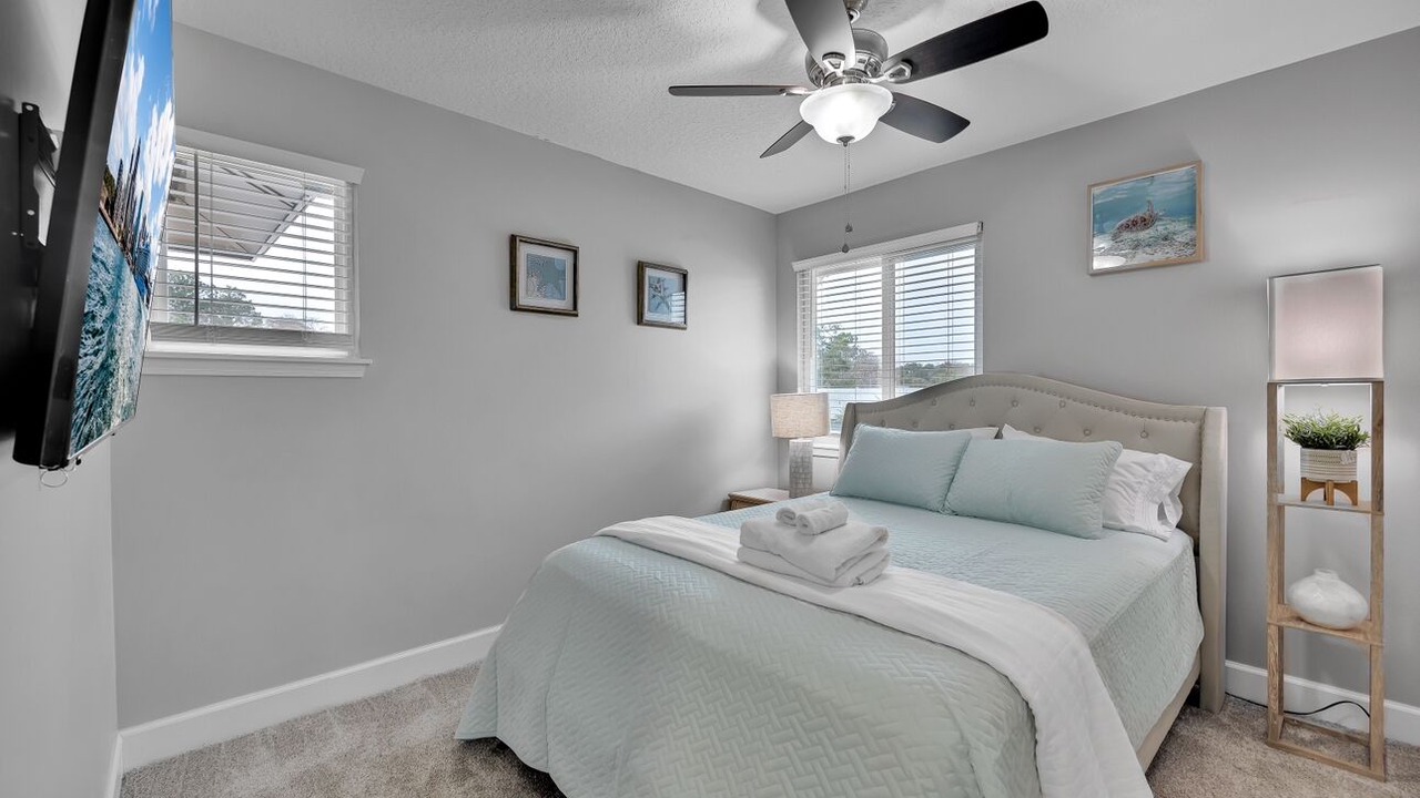 Photo of Bedroom in Golden Glades - The Woods