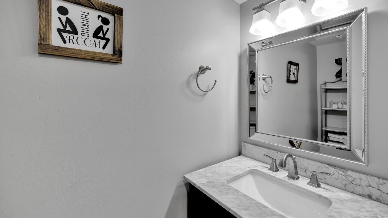 Photo of Bathroom in Golden Glades - The Woods