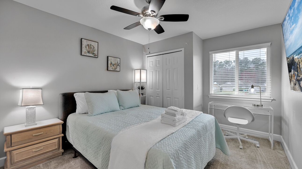 Photo of Bedroom in Golden Glades - The Woods