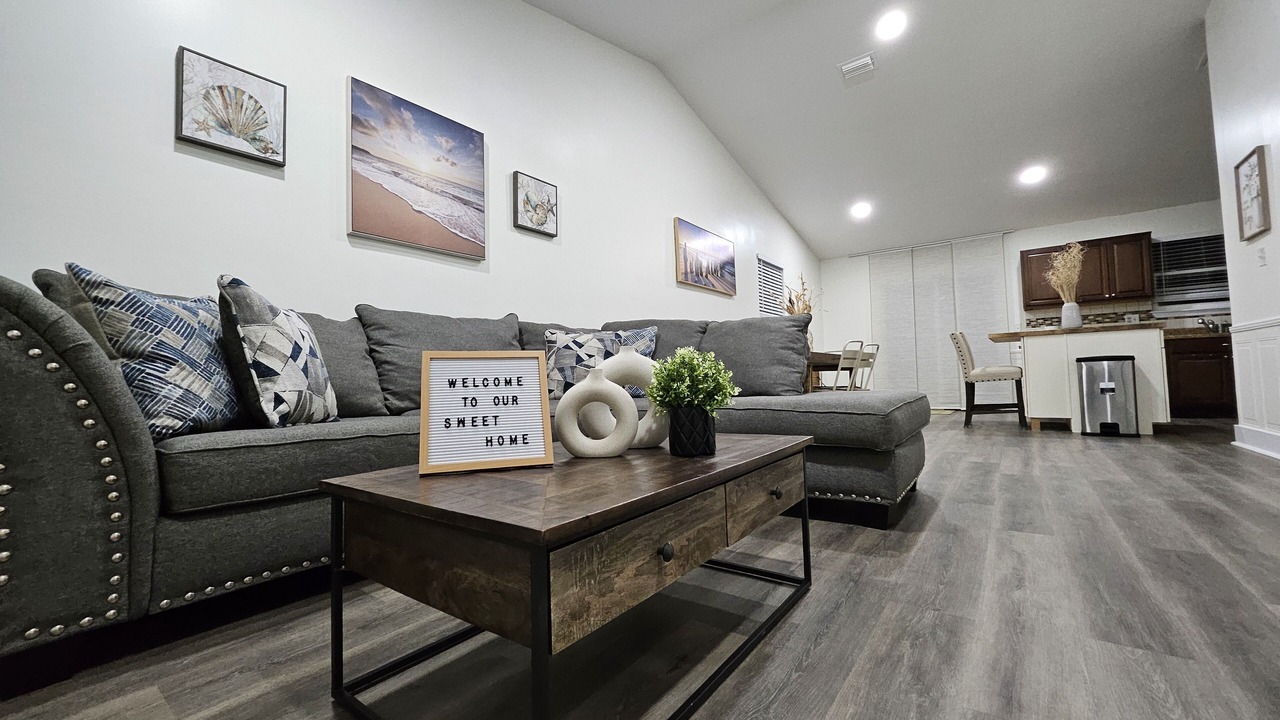 Photo of Livingroom in Northside