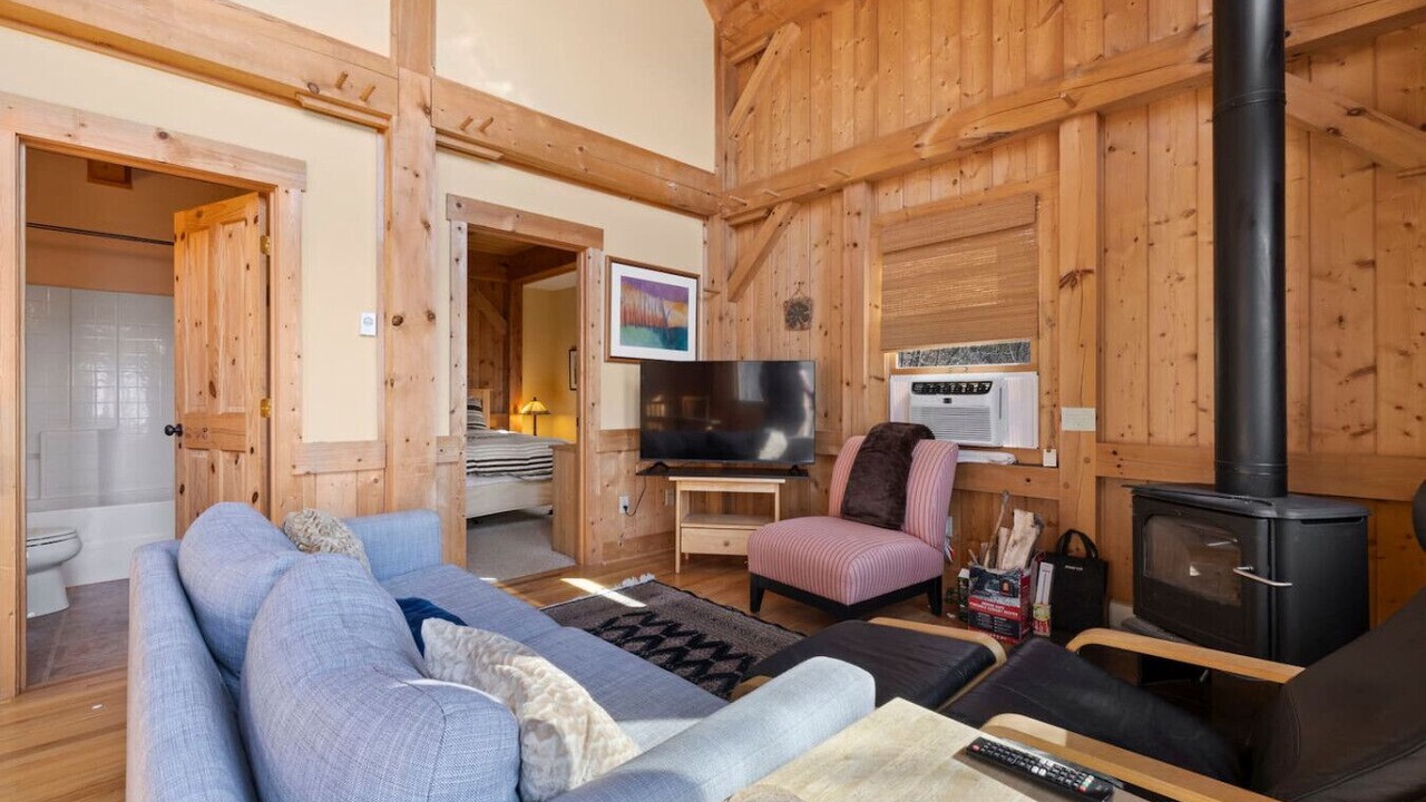 Photo of Livingroom in Swannanoa