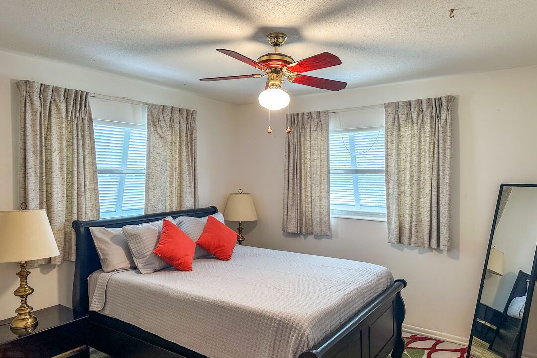 Photo of Bedroom in Tropic